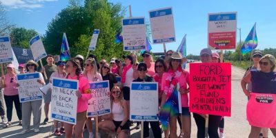 Striking Kinark Child and Family Services employees on a picket line outside their Barrie location on Bayview Drive during an Ontario-wide social services strike.