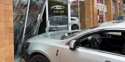 : Vehicle crashed into an optometrist office near Ferndale Drive South and Ardagh Road in Barrie